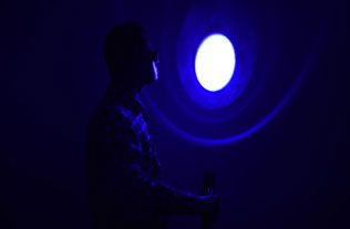 手电式激光生物检材发现仪